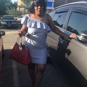 Meet your Posher, Denise